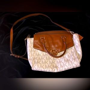 (DAMAGED)Michael Kors Signature Logo Satchel Vanilla /Brown Shoulder Bag